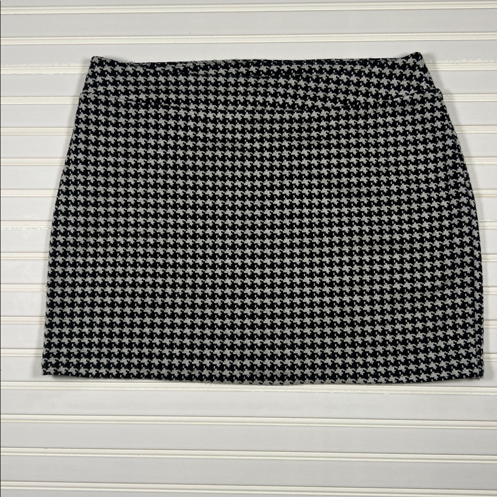 Cleo Houndstooth Mini Skirt